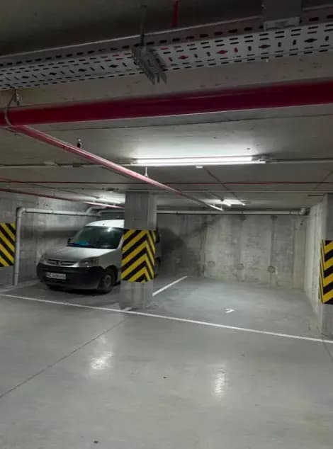 Паркомісце, 20 м², вул. Клепарівська