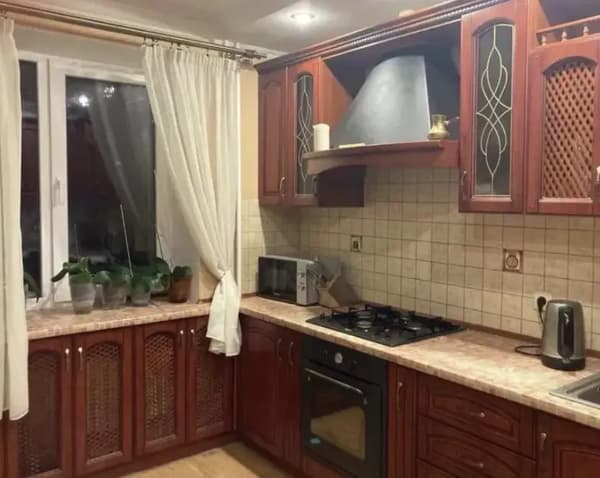 3-комнатная квартира, 85 м², центр города