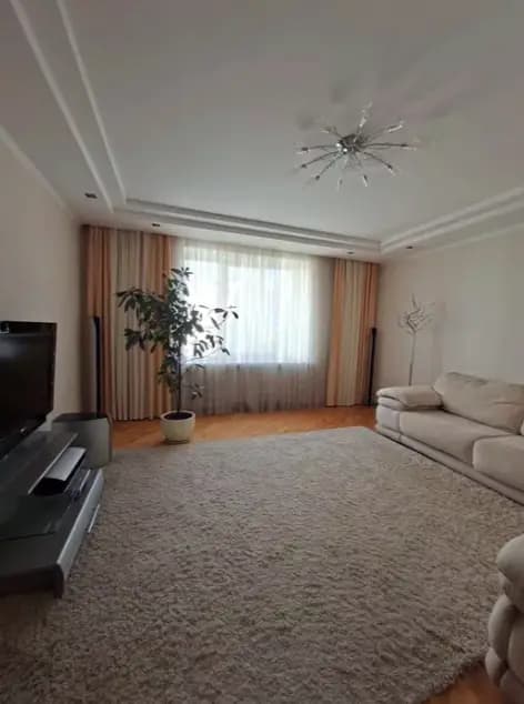 3-комнатная квартира, 80 м², ул. Кравчука