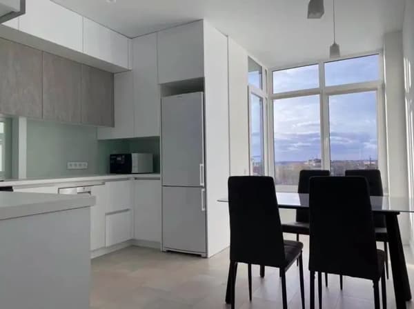 Дизайнерская двухкомнатная квартира, 65 м², центр Луцка