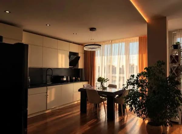Продам 3-кімнатну квартиру 82 м², ЖК Вільне місто