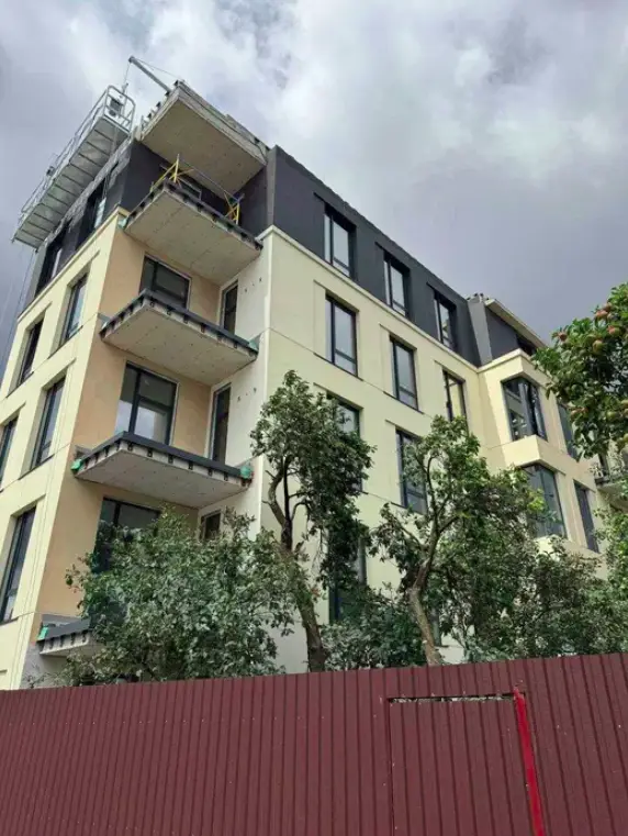 3-кімнатна квартира, 95 м², вул. Личаківська