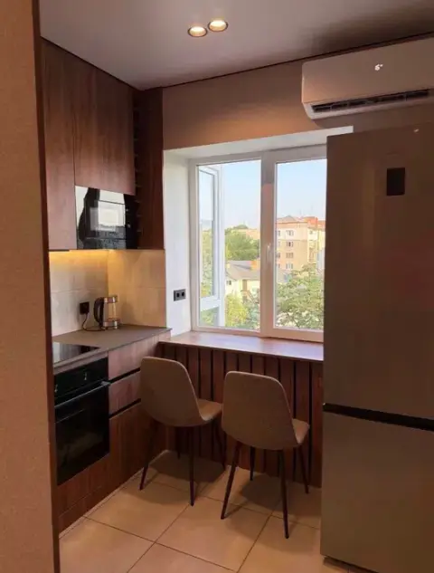 2-кімнатна квартира з дизайнерським ремонтом, 49 м²
