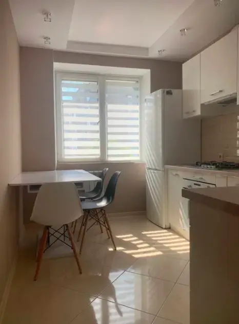 2-кімнатна квартира, 55 м², вул. Гулака-Артемовського