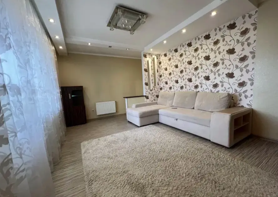 2-кімнатна квартира, 68 м², вул. Зацепи